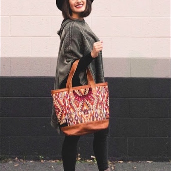 Evy’s Tree Khalli Poncho Gray One Size - Picture 2 of 5